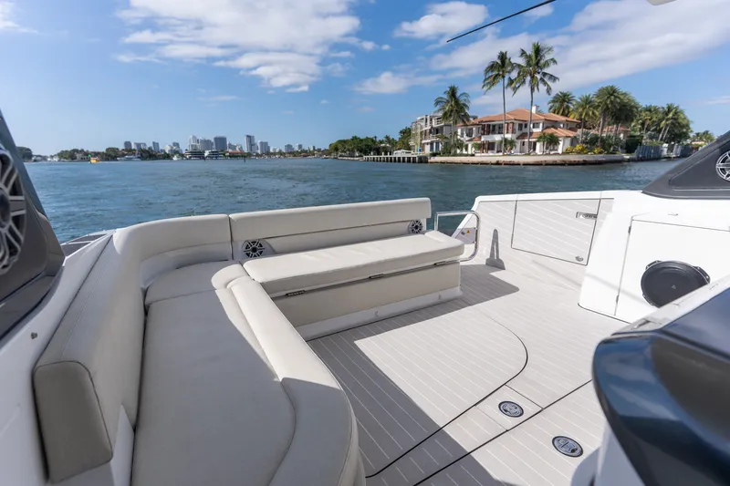 Slide: The Image of Azimut VERVE 42 2023 - 7