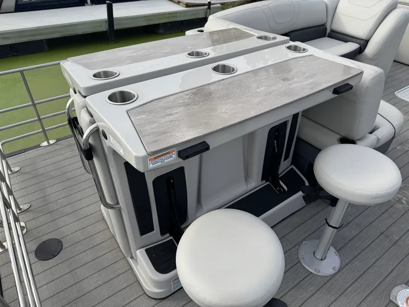 Slide: The Image of Starcraft CX23 DLBAR 2022 - 11