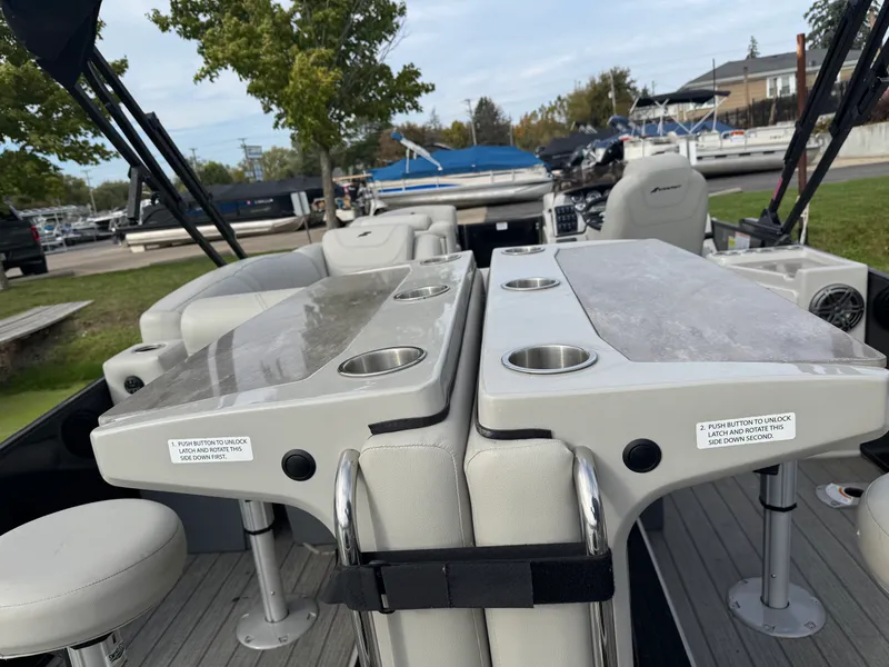 Slide: The Image of Starcraft CX23 DLBAR 2022 - 12