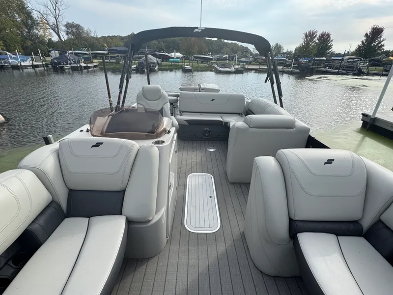 Slide: The Image of Starcraft CX23 DLBAR 2022 - 20