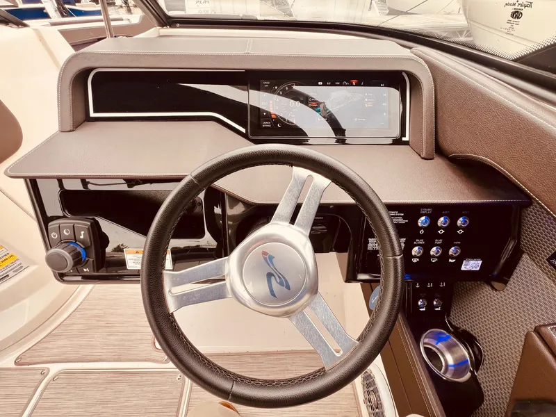 Slide: The Image of Sea Ray 250 SLX 2017 - 18