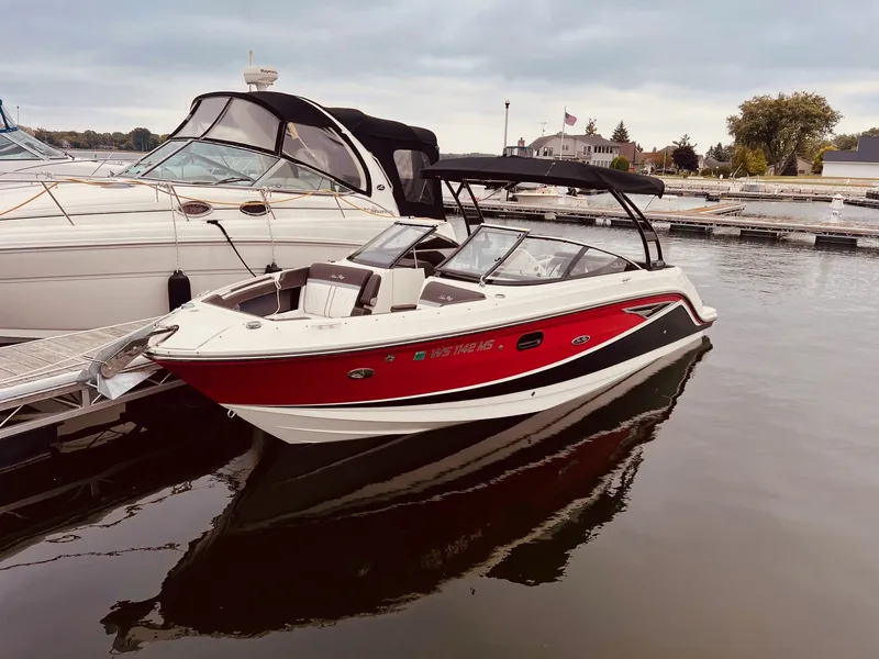 Slide: The Image of Sea Ray 250 SLX 2017 - 3