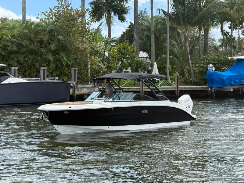 Slide: The Image of Sea Ray SDX 270 Outboard 2026 - 10