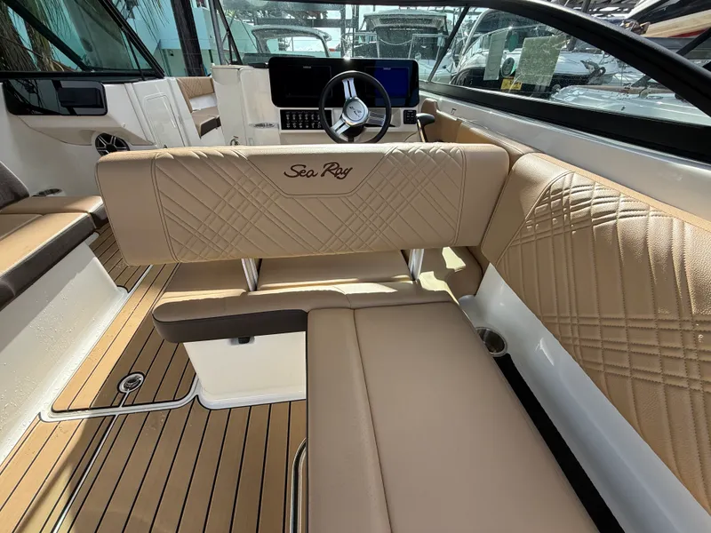 Slide: The Image of Sea Ray SDX 270 Outboard 2026 - 15