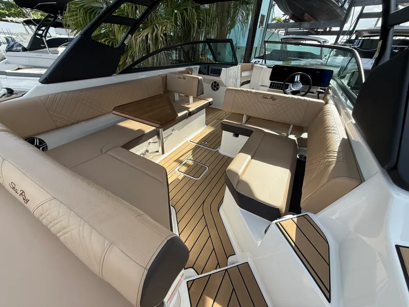 Slide: The Image of Sea Ray SDX 270 Outboard 2026 - 22