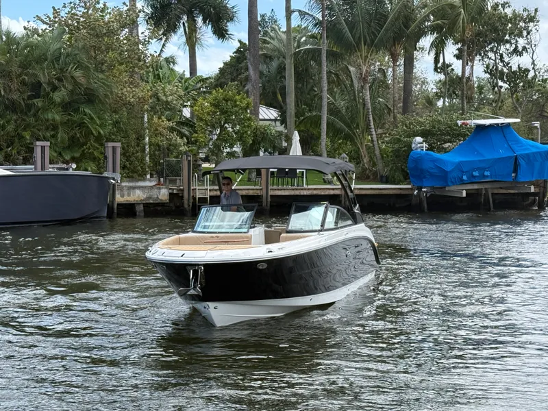 Slide: The Image of Sea Ray SDX 270 Outboard 2026 - 7