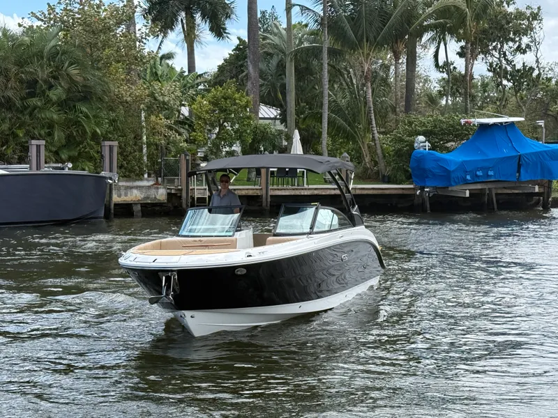 Slide: The Image of Sea Ray SDX 270 Outboard 2026 - 8