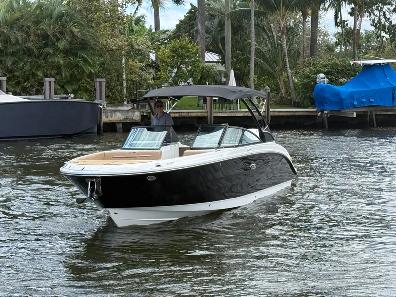 Slide: The Image of Sea Ray SDX 270 Outboard 2026 - 9