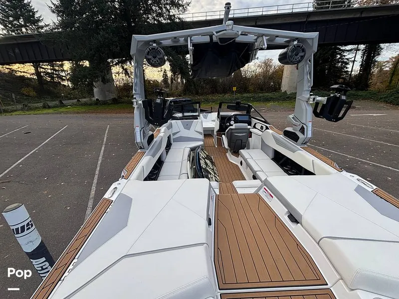 Slide: The Image of Nautique S23 2022 - 16050629