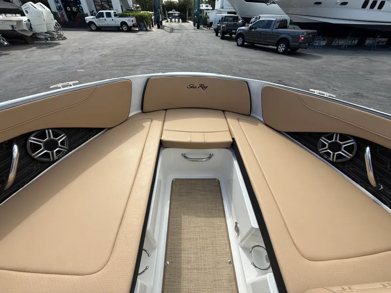 Slide: The Image of Sea Ray SPX 210 Outboard 2026 - 12