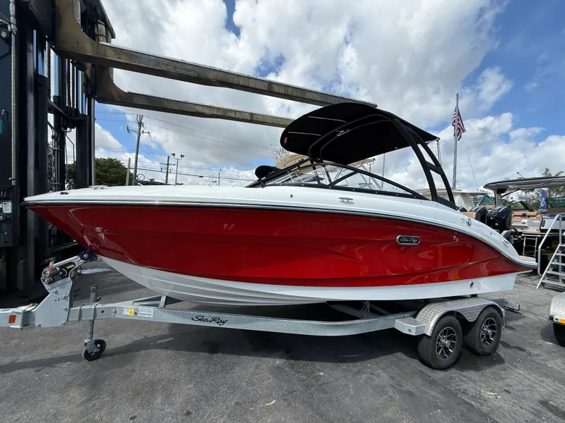 Slide: The Image of Sea Ray SPX 210 Outboard 2026 - 2