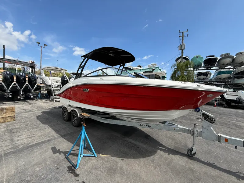 Slide: The Image of Sea Ray SPX 210 Outboard 2026 - 3