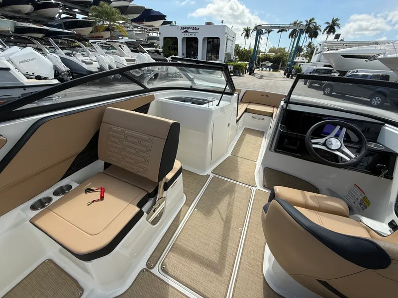 Slide: The Image of Sea Ray SPX 210 Outboard 2026 - 5