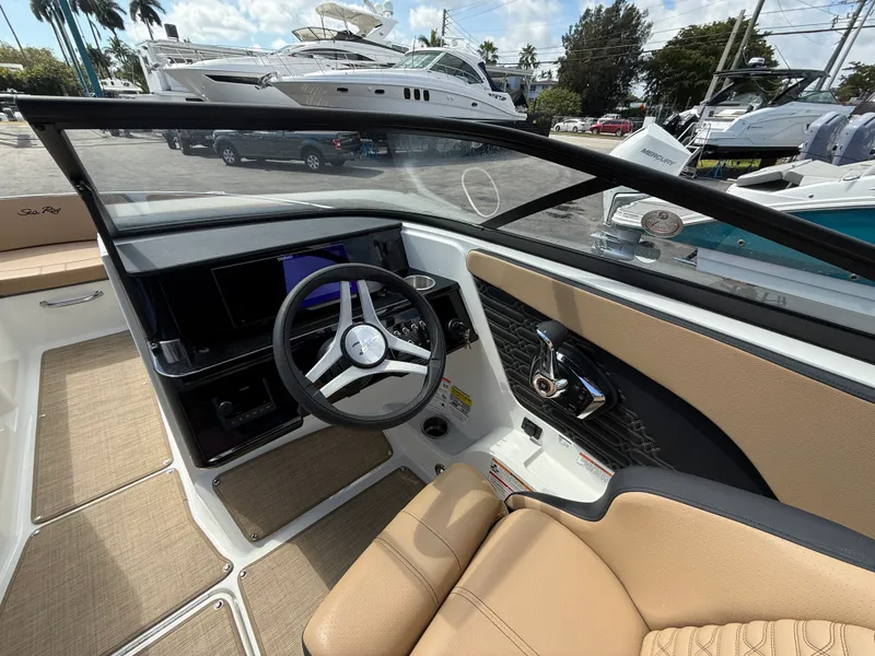 Slide: The Image of Sea Ray SPX 210 Outboard 2026 - 6