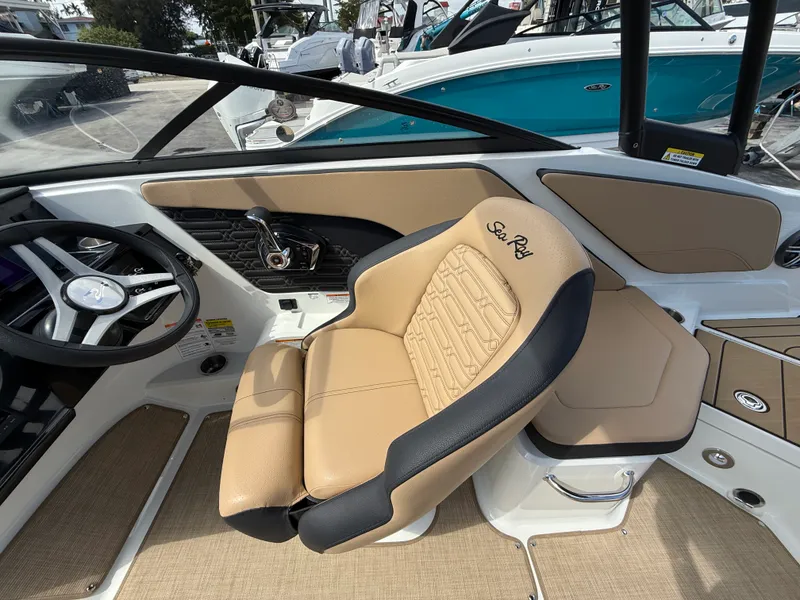 Slide: The Image of Sea Ray SPX 210 Outboard 2026 - 7