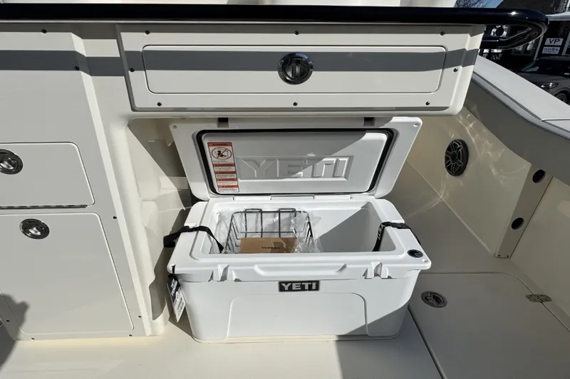 Slide: The Image of Scout 260 LXF 2026 - 14