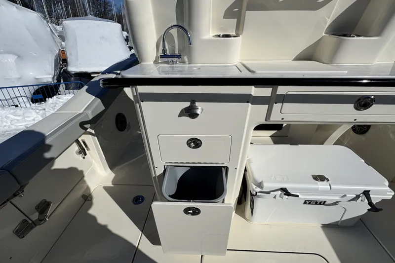 Slide: The Image of Scout 260 LXF 2026 - 16