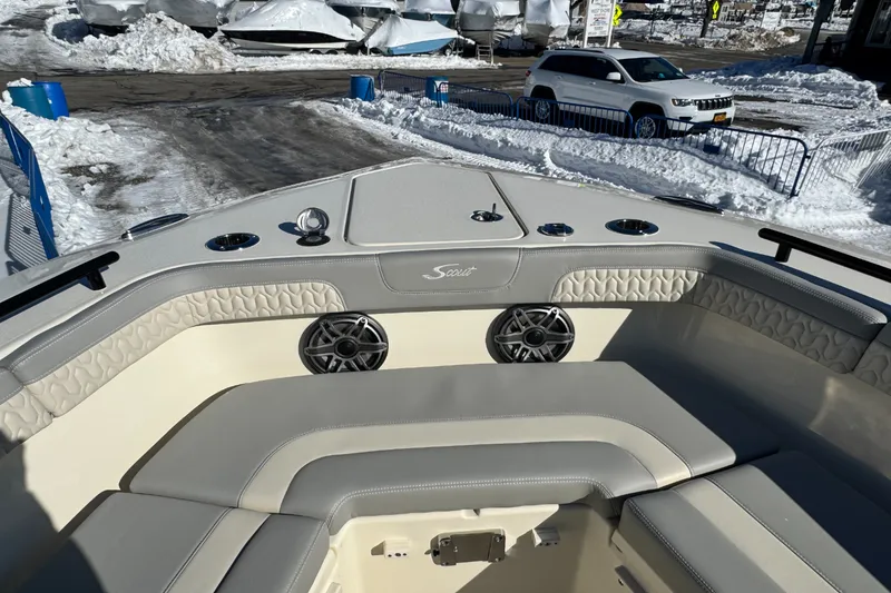 Slide: The Image of Scout 260 LXF 2026 - 38