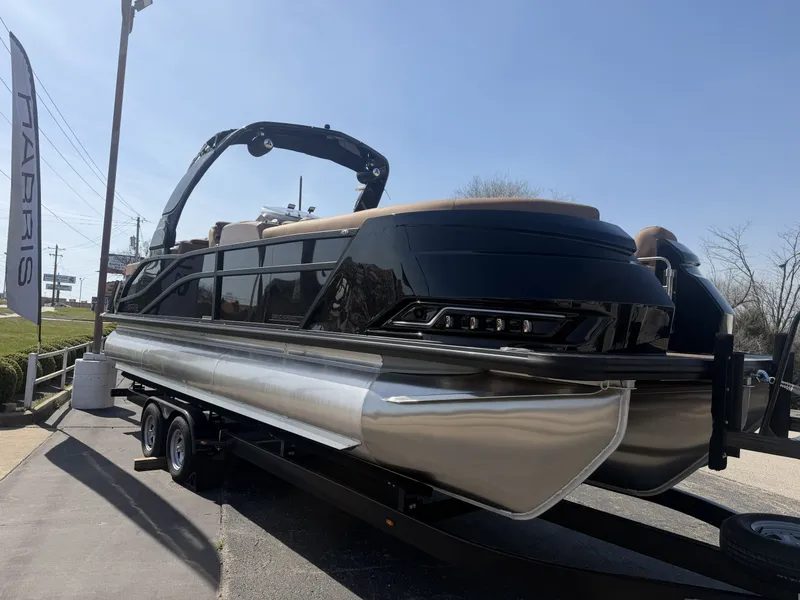Slide: The Image of Harris Grand Mariner 250 2026 - 12