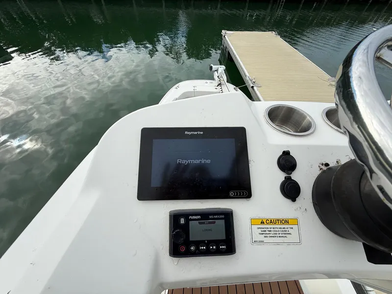 Slide: The Image of Boston Whaler 240 DAUNTLESS PRO 2020 - 18