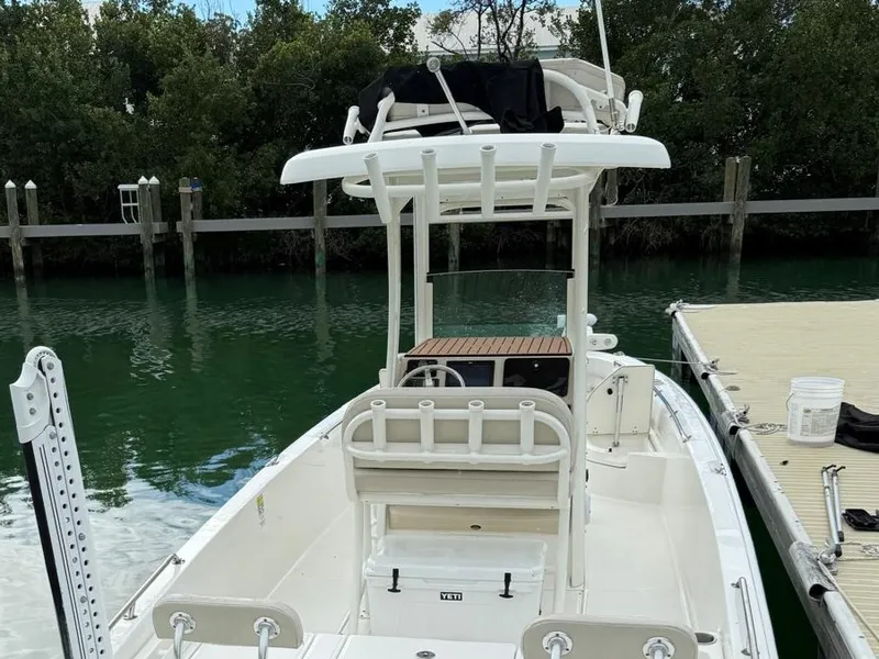 Slide: The Image of Boston Whaler 240 DAUNTLESS PRO 2020 - 23