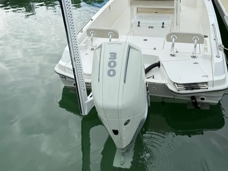 Slide: The Image of Boston Whaler 240 DAUNTLESS PRO 2020 - 27