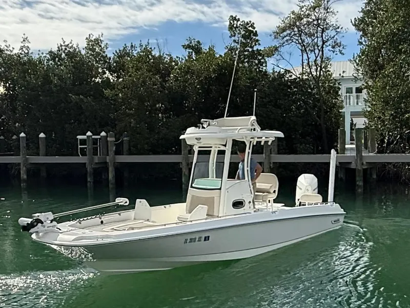 Slide: The Image of Boston Whaler 240 DAUNTLESS PRO 2020 - 3