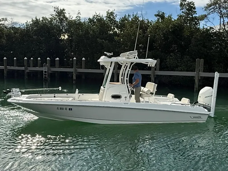 Slide: The Image of Boston Whaler 240 DAUNTLESS PRO 2020 - 4