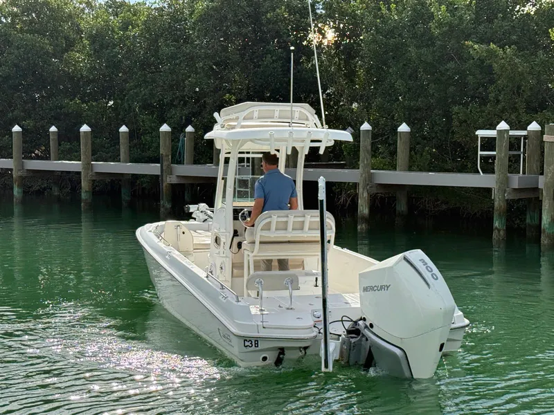 Slide: The Image of Boston Whaler 240 DAUNTLESS PRO 2020 - 5
