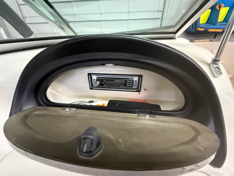 Slide: The Image of Sea Ray 205 Sport 2007 - 16