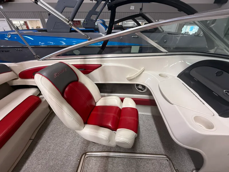 Slide: The Image of Sea Ray 205 Sport 2007 - 17