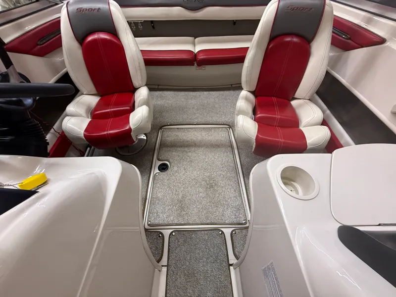 Slide: The Image of Sea Ray 205 Sport 2007 - 8