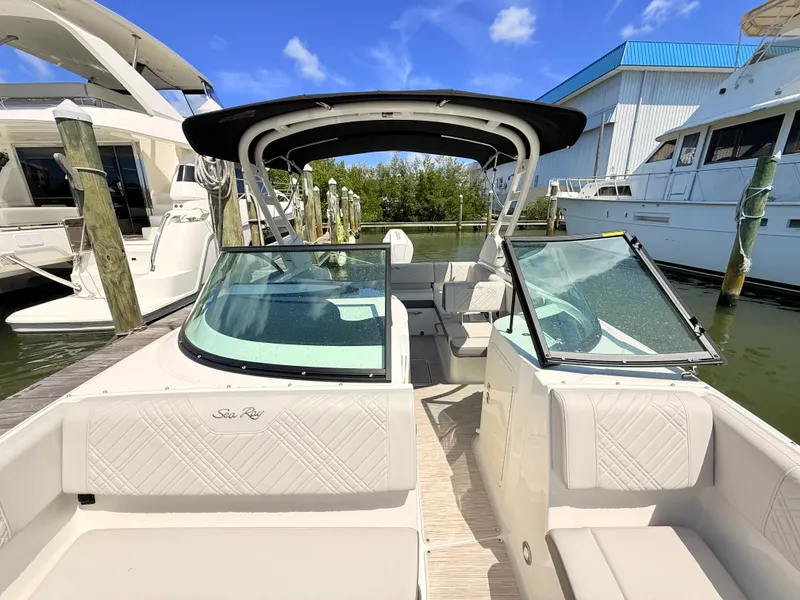 Slide: The Image of Sea Ray SDX 230 Outboard 2026 - 25