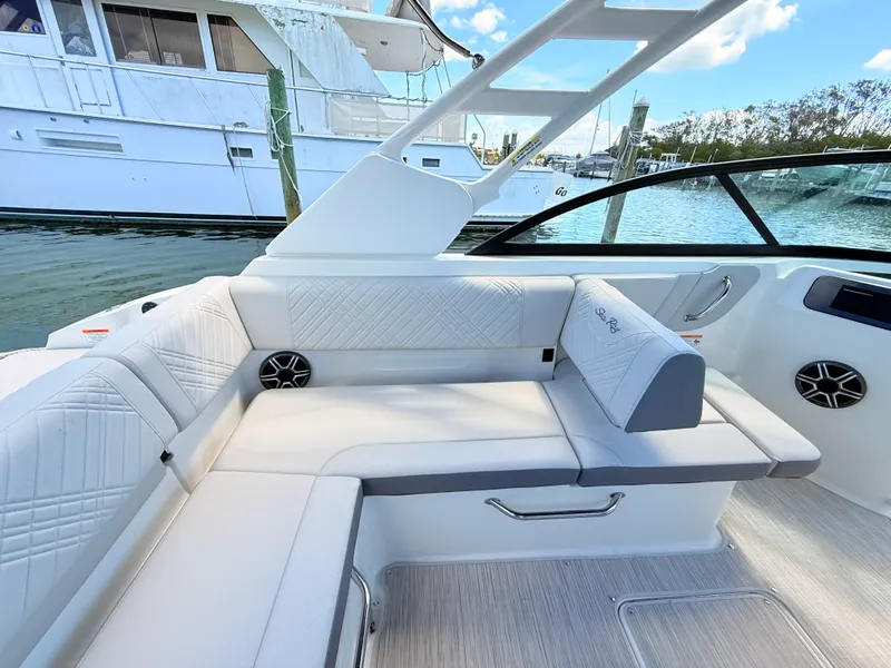 Slide: The Image of Sea Ray SDX 230 Outboard 2026 - 31