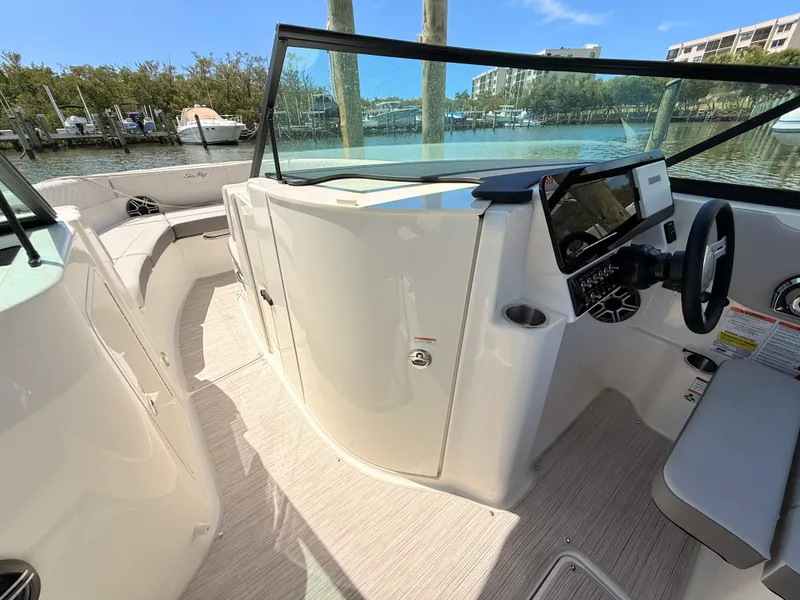 Slide: The Image of Sea Ray SDX 230 Outboard 2026 - 43