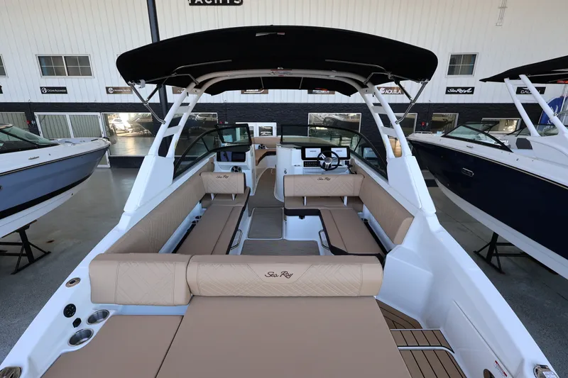 Slide: The Image of Sea Ray SDX 270 Outboard 2026 - 10