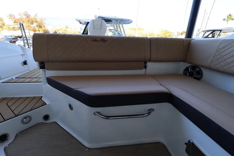 Slide: The Image of Sea Ray SDX 270 Outboard 2026 - 12