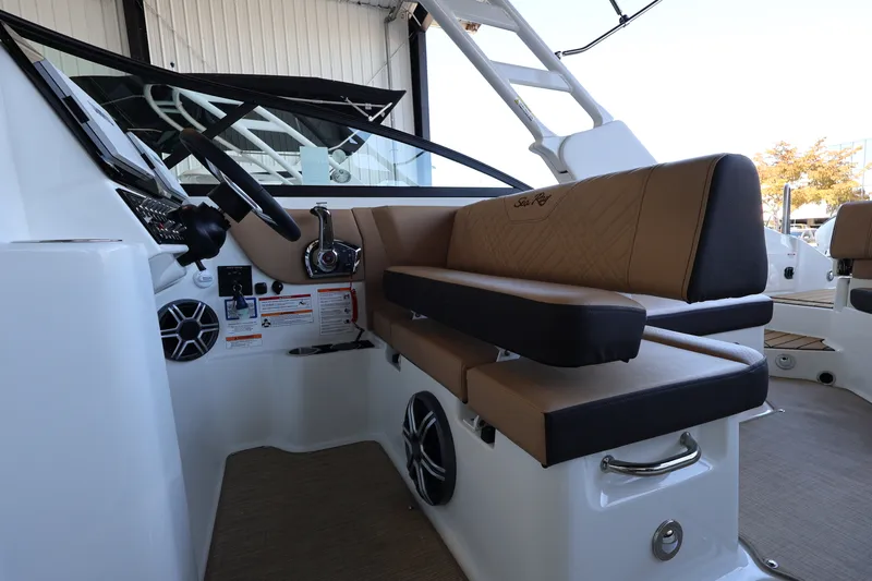Slide: The Image of Sea Ray SDX 270 Outboard 2026 - 17