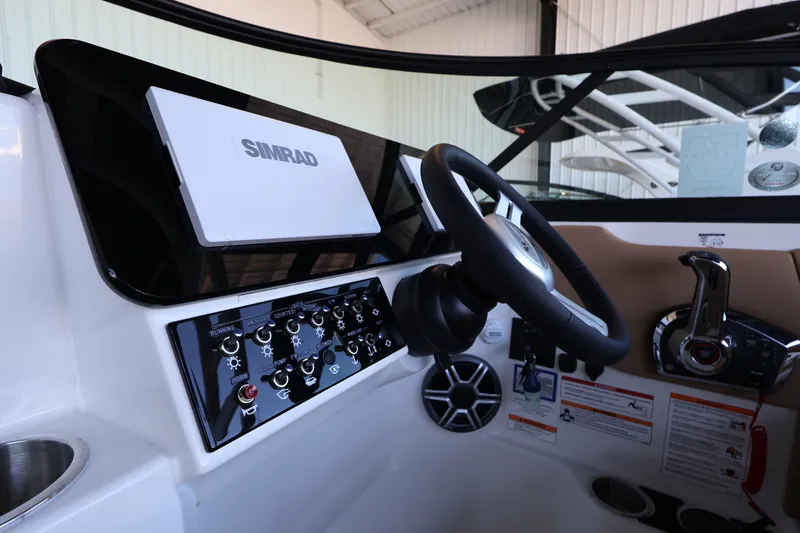 Slide: The Image of Sea Ray SDX 270 Outboard 2026 - 20