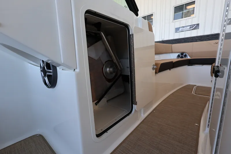 Slide: The Image of Sea Ray SDX 270 Outboard 2026 - 24