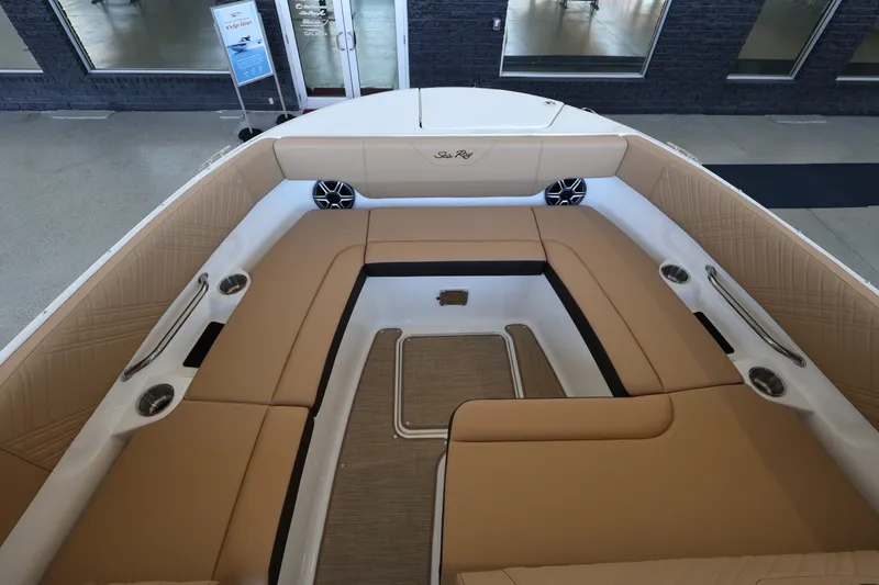 Slide: The Image of Sea Ray SDX 270 Outboard 2026 - 29