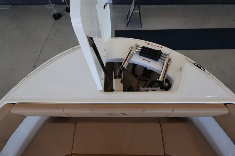 Slide: The Image of Sea Ray SDX 270 Outboard 2026 - 30