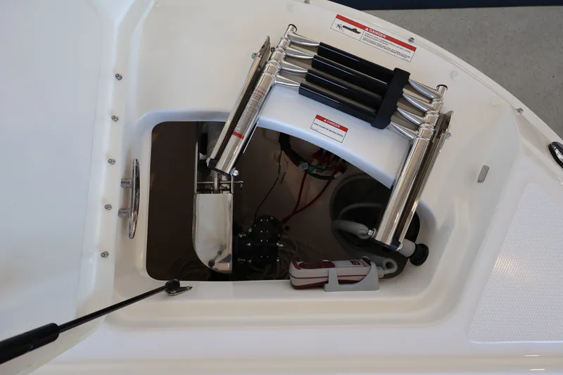 Slide: The Image of Sea Ray SDX 270 Outboard 2026 - 31