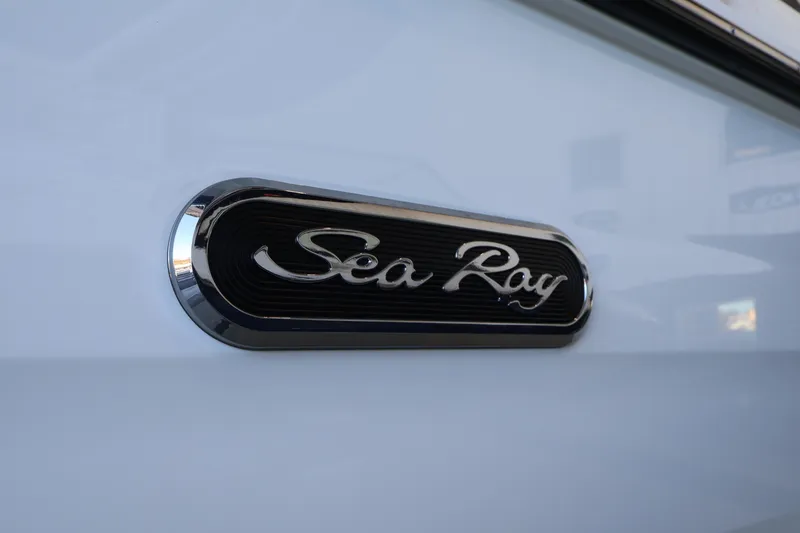 Slide: The Image of Sea Ray SDX 270 Outboard 2026 - 6