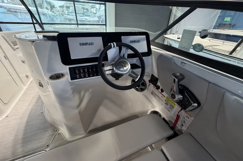 Slide: The Image of Sea Ray SDX 250 Outboard 2026 - 14