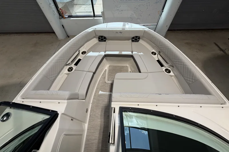 Slide: The Image of Sea Ray SDX 250 Outboard 2026 - 19