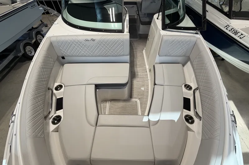 Slide: The Image of Sea Ray SDX 250 Outboard 2026 - 20
