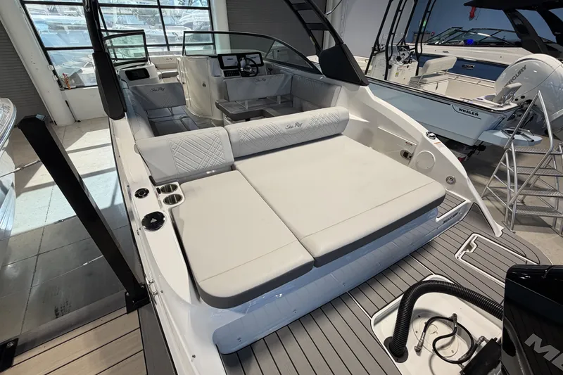 Slide: The Image of Sea Ray SDX 250 Outboard 2026 - 7