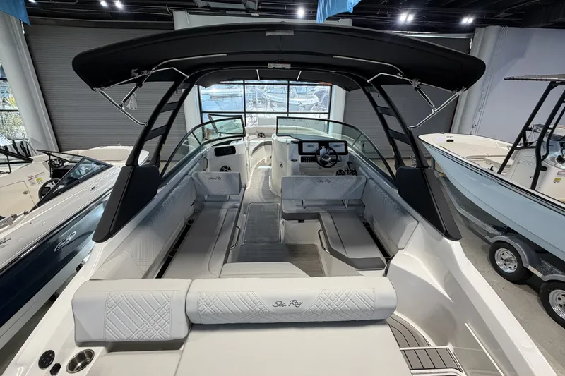 Slide: The Image of Sea Ray SDX 250 Outboard 2026 - 8