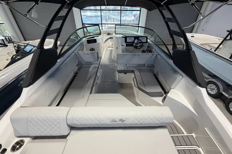 Slide: The Image of Sea Ray SDX 250 Outboard 2026 - 9